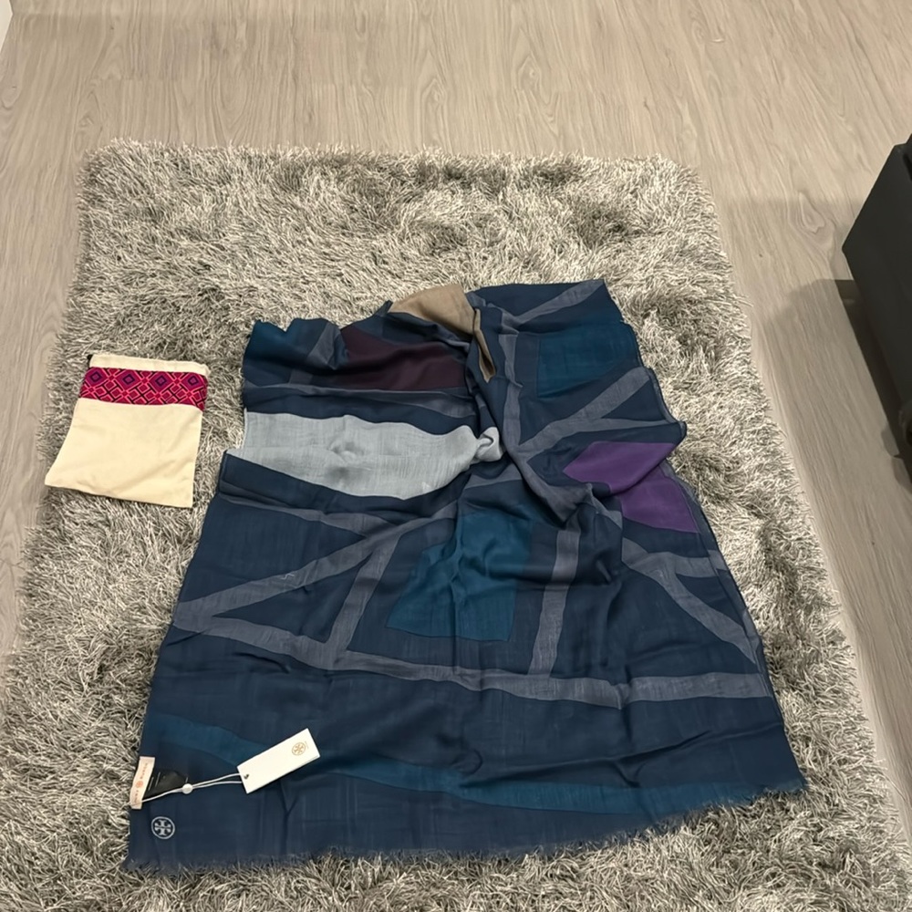 Tory Burch scarf/wrap
